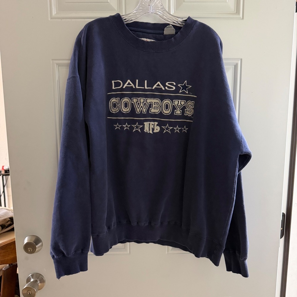 Vintage Majestic Dallas Cowboys NFL Sweatshirt Navy Blue Embroidered Crewneck